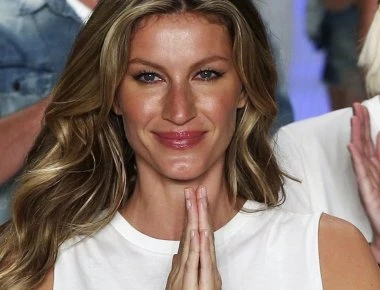 Ζιζέλ: «Έκλαψα όταν μου είπαν πρώτη φορά να κάνω πασαρέλα γυμνόστηθη»